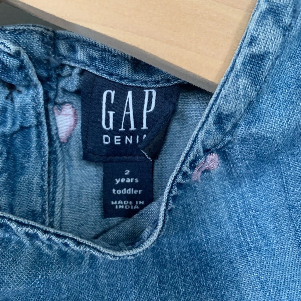 Embroidered hearts denim dress by BabyGAP. 2T - Picture 6 of 6
